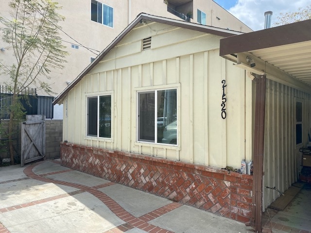 Building Photo - 21520 Saticoy St Unit A