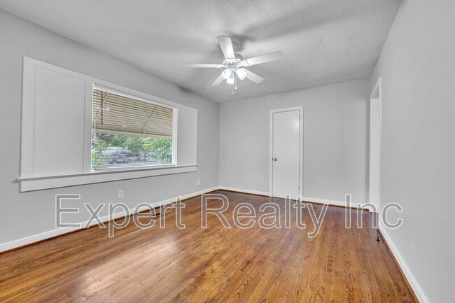 Photo - 6148 Court M