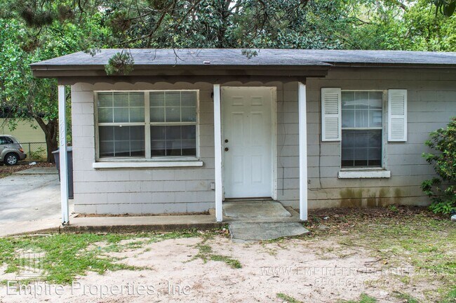 Photo - 3 br, 1 bath House - 2000 Warwick Street