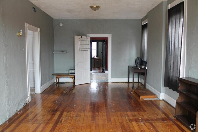 Building Photo - 2839 Cherokee St Rental
