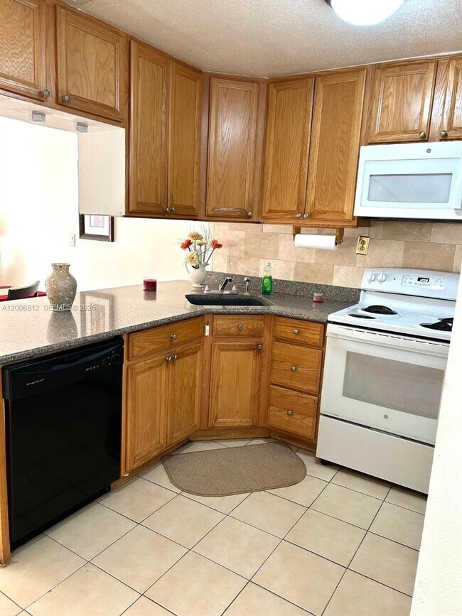 Photo - 15385 S Dixie Hwy Unit 22