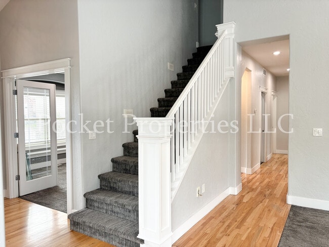 Photo - 874 E Forest Ridge Ct