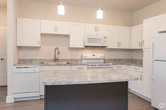 2BR, 2BA - 1,096SF