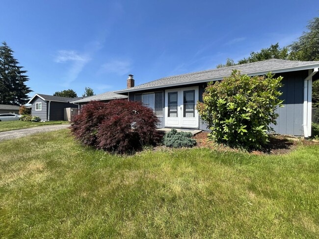 Building Photo - Charming Ranch Home with Sunroom or 4th Bedroom, Two-Car Garage and Fenced Backyard