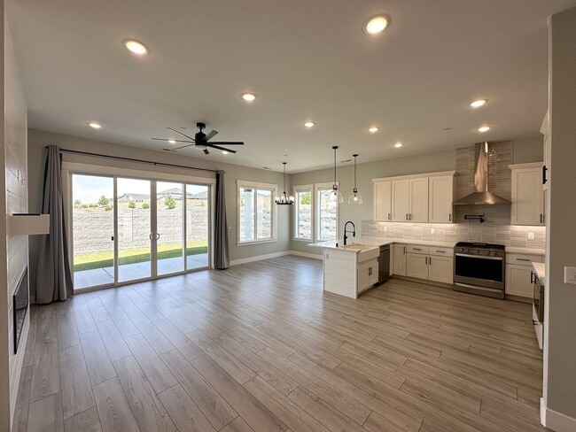 Photo - Luxury 4-Bed, 3-Bath Custom Home for Lease – 1,806 sq ft in South Richland