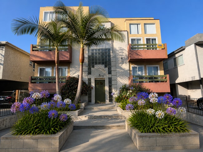 Building Photo - 3722 S Canfield Ave