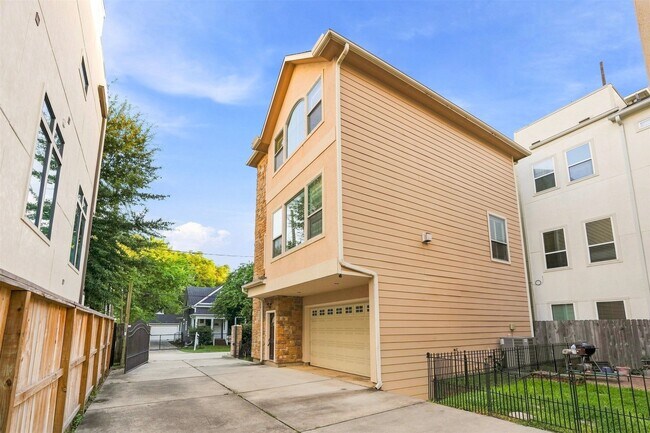 Photo - 1714 Ovid St