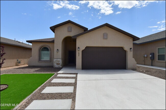 Photo - 142 Ruth Trl