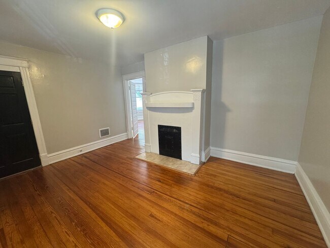 Building Photo - Charming 1 BR apartment on N. Person St. s... Unit 308 1/2