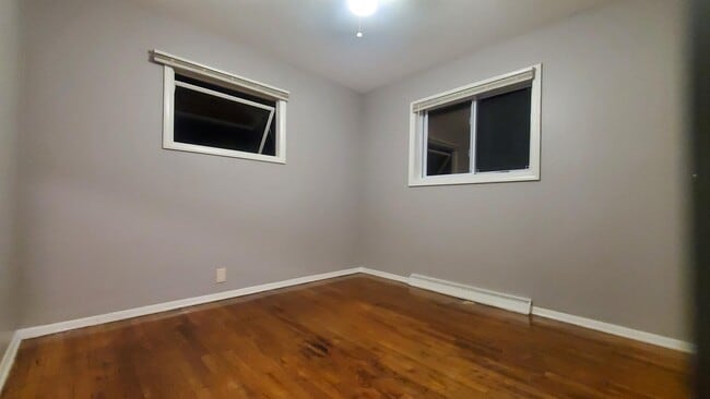 Photo - 3913 Larchmont St