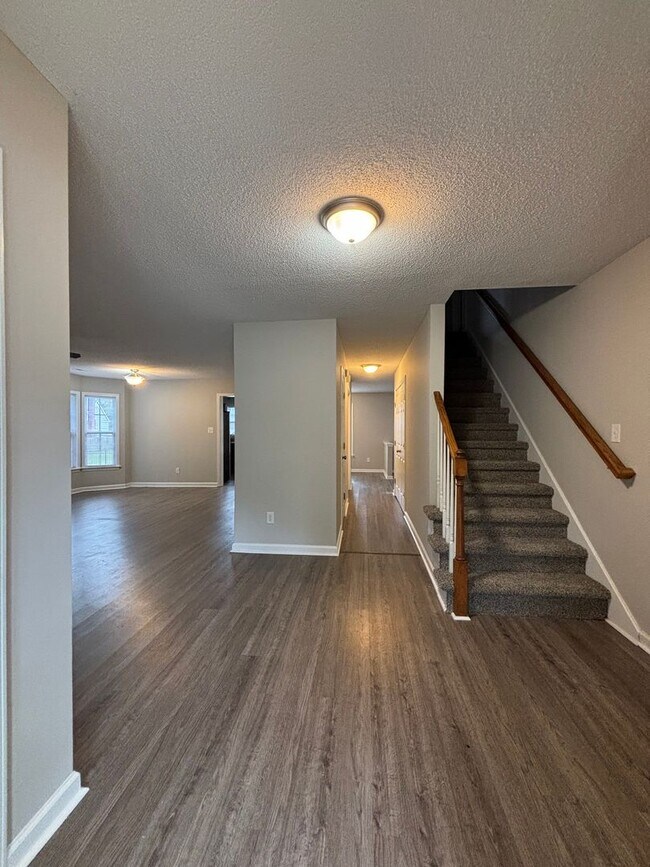 Photo - A Great Space on Pine Valley Court