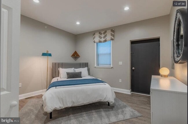 Photo - 3221 Noble St Unit 4