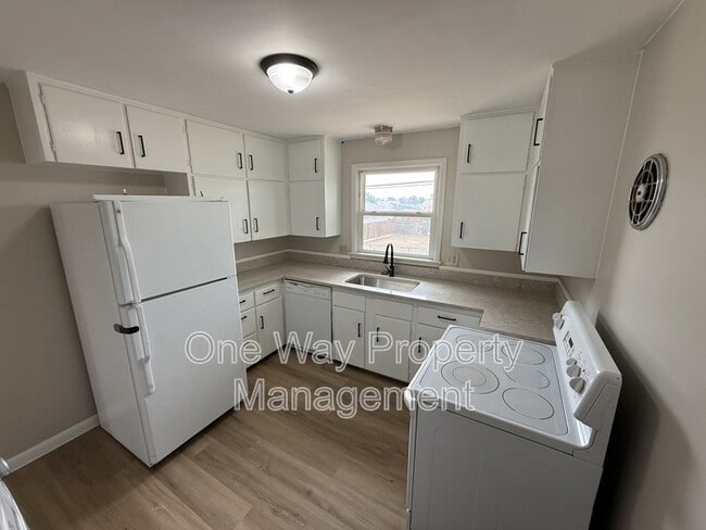 Photo - 820 35th Ave Ct