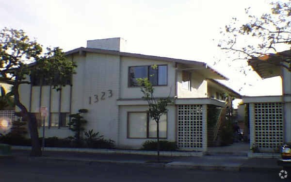 Photo - 1321-& 1323 E Balboa Blvd