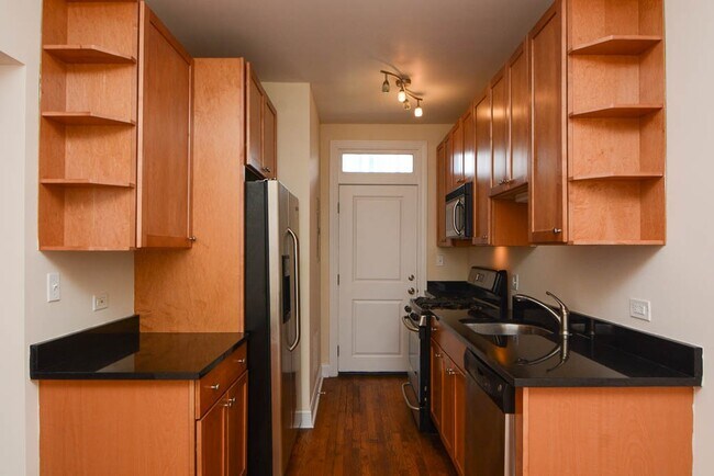 Photo - 728 W Addison St Unit N3