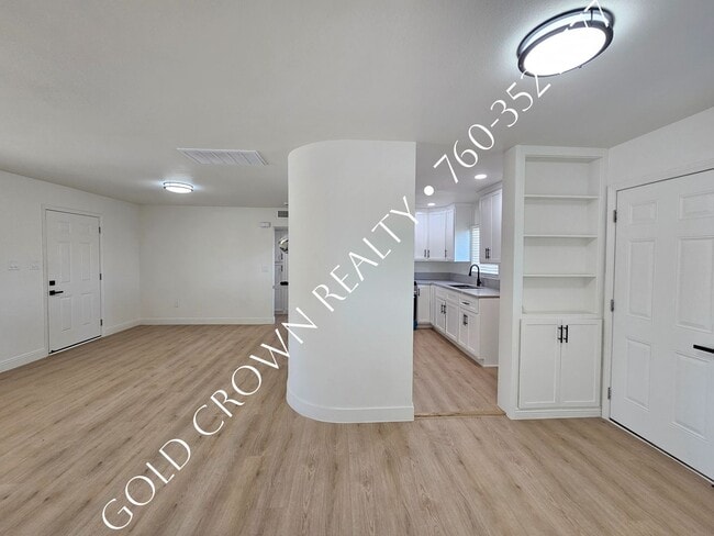 Photo - 762 Woodward Ave