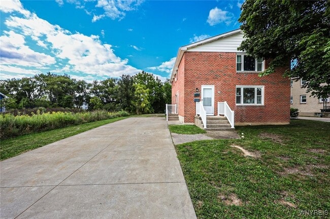 Building Photo - 862 Falcon Dr Rental
