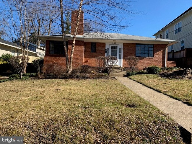 Building Photo - 857 N Jacksonville St Rental