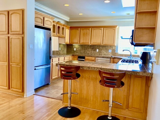 Photo - 143 Manhattan Ave