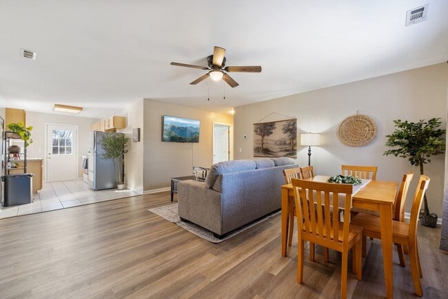 Photo - 707 Bagwell Ct Unidad 707 A Bagwell Ct