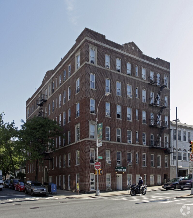 623 E 233rd St - 623 E 233rd St Apartments