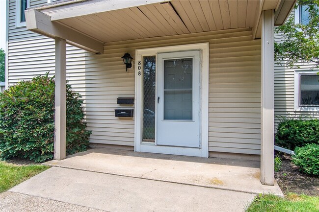 Photo - 808 Eastbrooke Ln