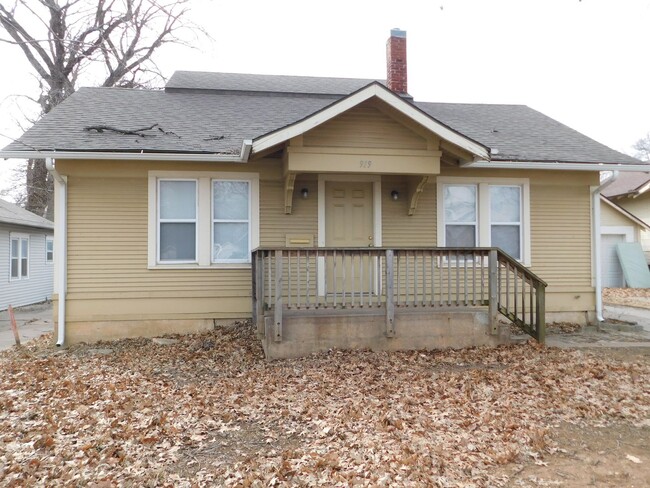 Great 2 bedroom/1 bath home in El Dorado! - Great 2 bedroom/1 bath home in El Dorado!