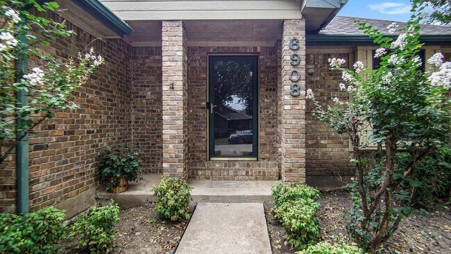 Photo - 6908 Bentley Ave