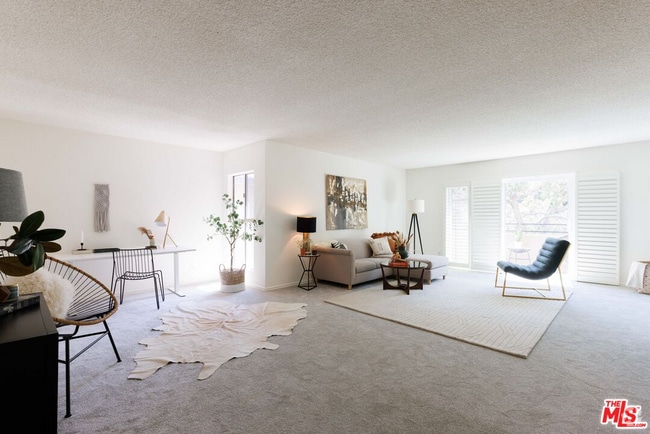 Building Photo - 6760 Hillpark Dr Unit 408 Rental