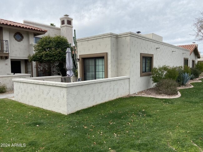 Photo - STUNNING SCOTTSDALE TOWNHOME!