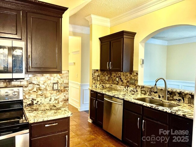 Photo - 905 Doris Ray Ct