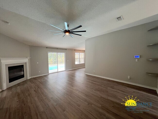 Photo - Beautiful 4 Bedroom Home with enclosed poo...