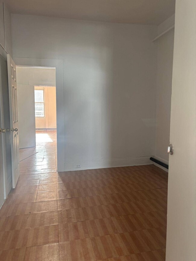 Photo - 88-13 Jamaica Ave