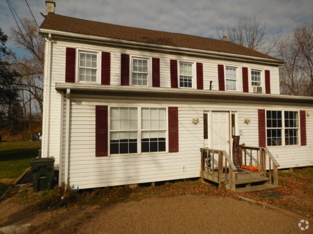 Building Photo - 1419 E Old Cumberland St Rental