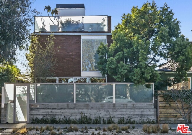 Building Photo - 1220 Cabrillo Ave