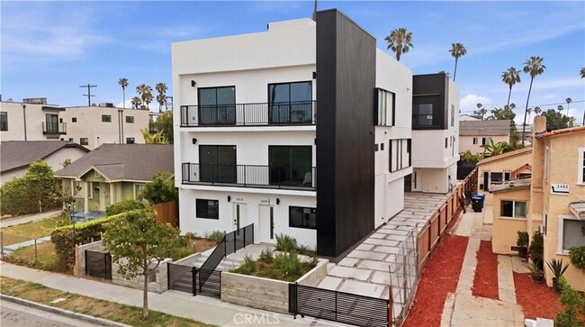 Building Photo - 1428 Cloverdale Ave
