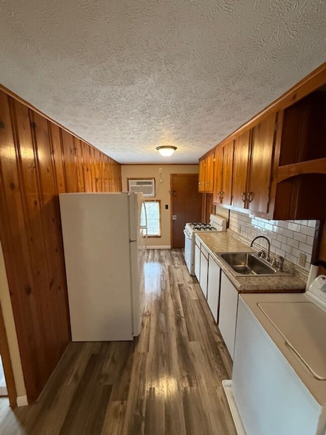 Photo - 206 Norwood Dr Unit 1