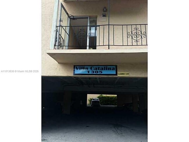 Photo - 1305 W 53rd St Unit 410