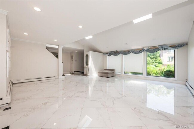 Photo - 70 Longfellow Rd