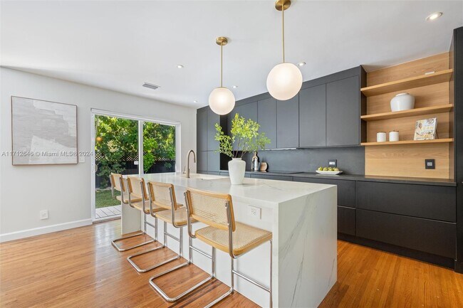 Photo - 7300 NE 7th Ave