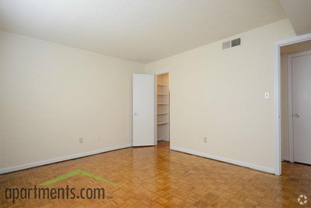 Bedroom - Chestnut Arms Apartments