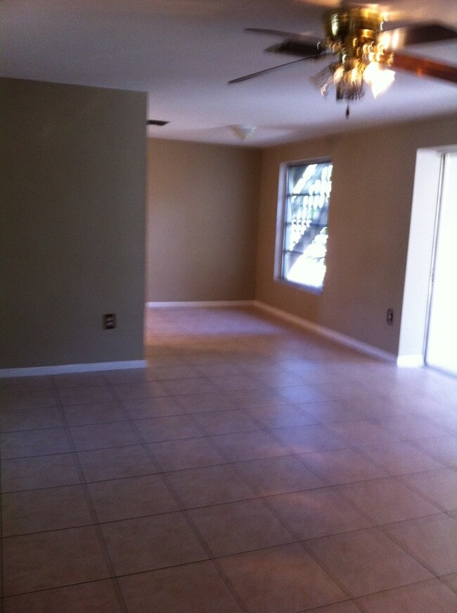 Dining area off kitchen