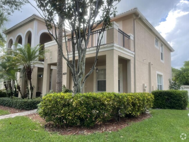 Building Photo - 8029 Murano Cir Rental
