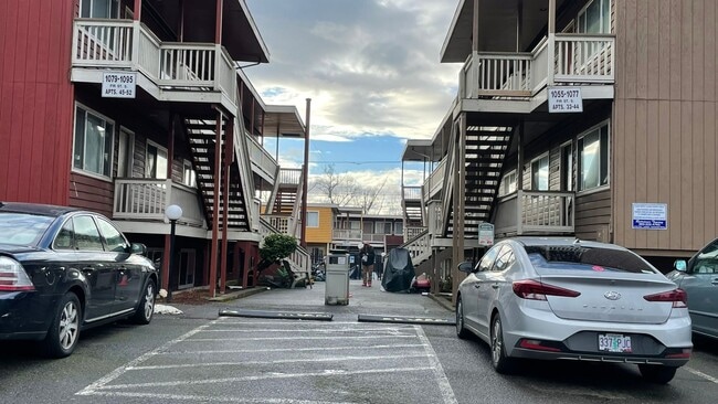 Photo - #375 WILLAMETTE TERRACE