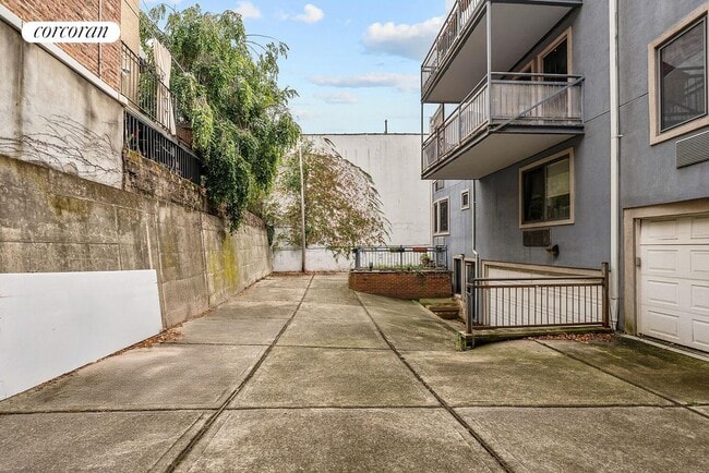 Photo - 138 Seeley St