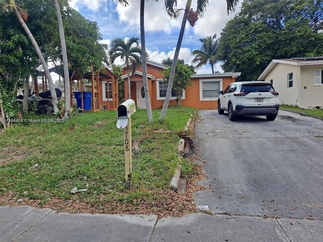 3708 SW 58th Ave