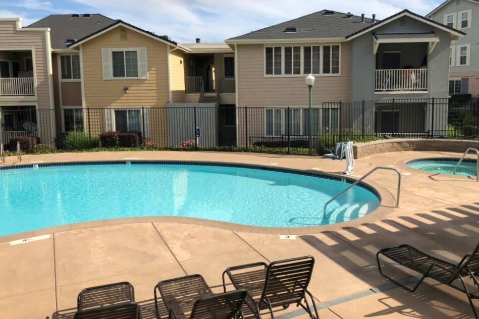 Photo - Pinewoods Apartments