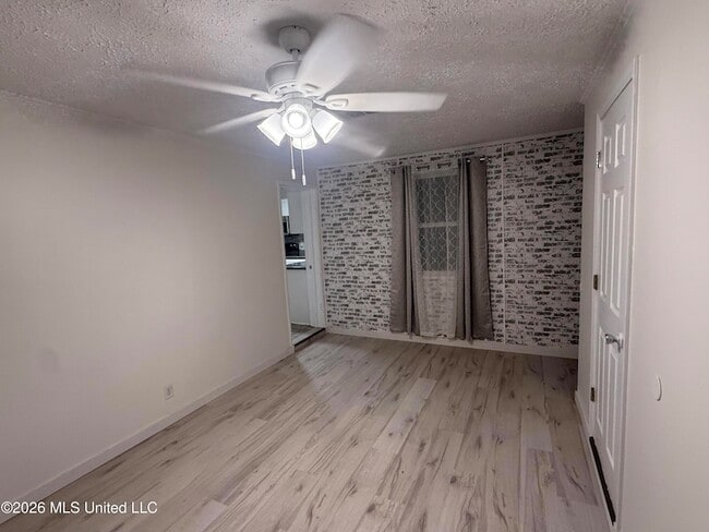 Photo - 10616 Oak St