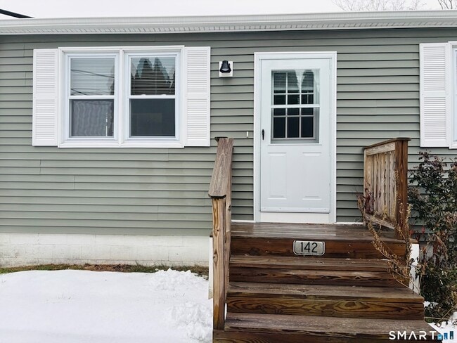 Building Photo - 142 Meridian St