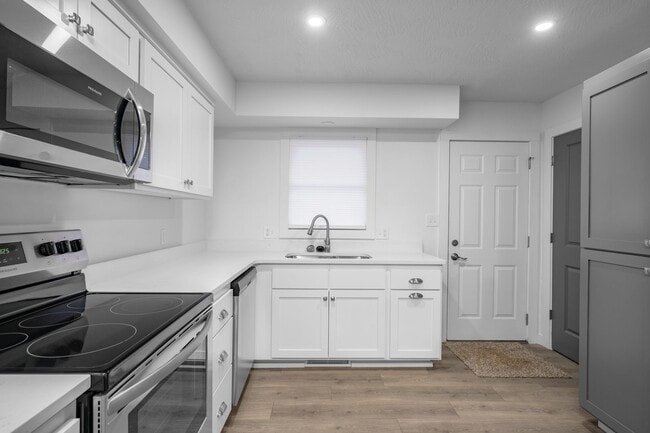 Photo - 3348 S Fairway Ave Unidad A